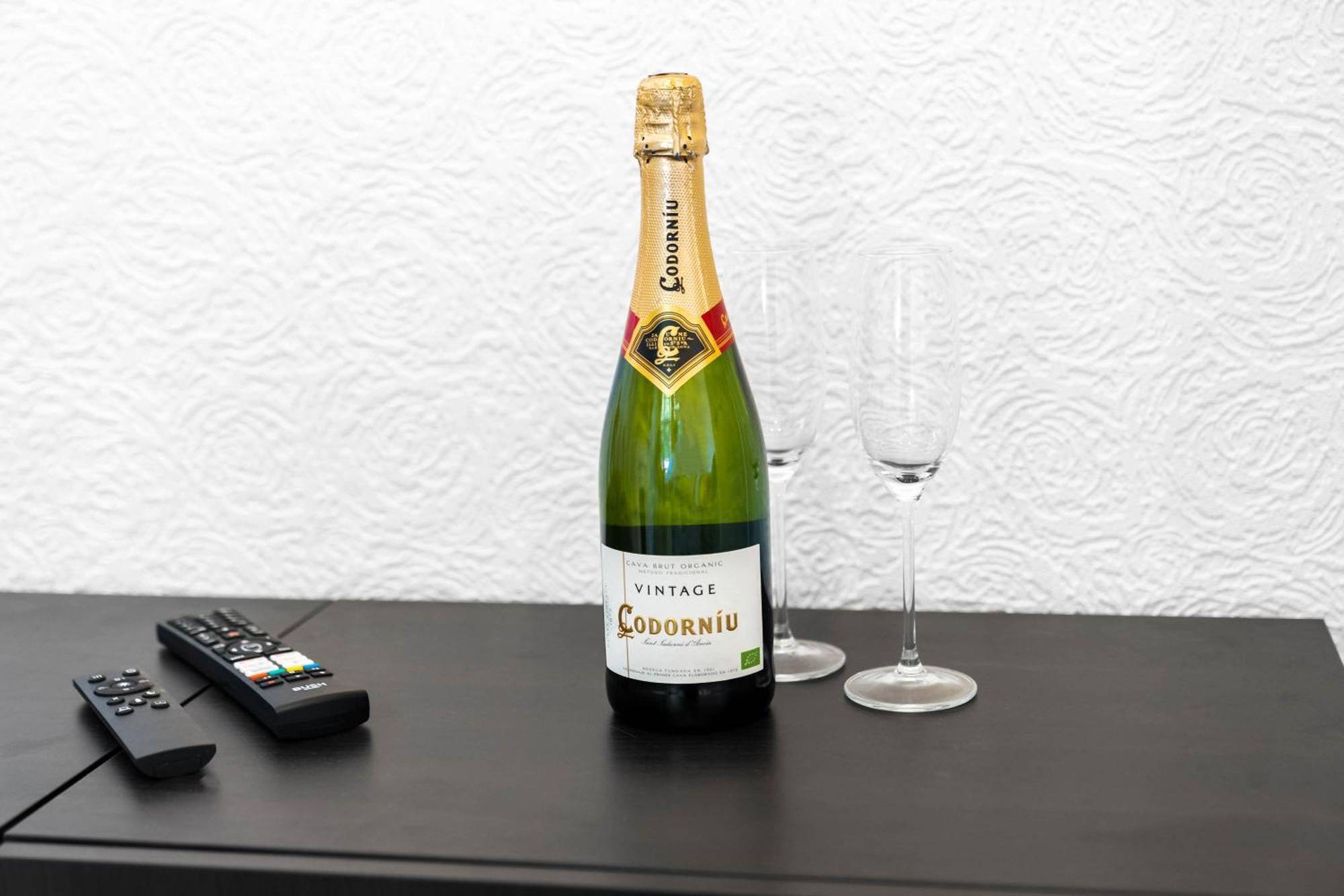 Stylish 3 Bedroom House - 6 Guests - Garden - Parking - Netflix - Wifi - 17M Birmingham Exteriér fotografie
