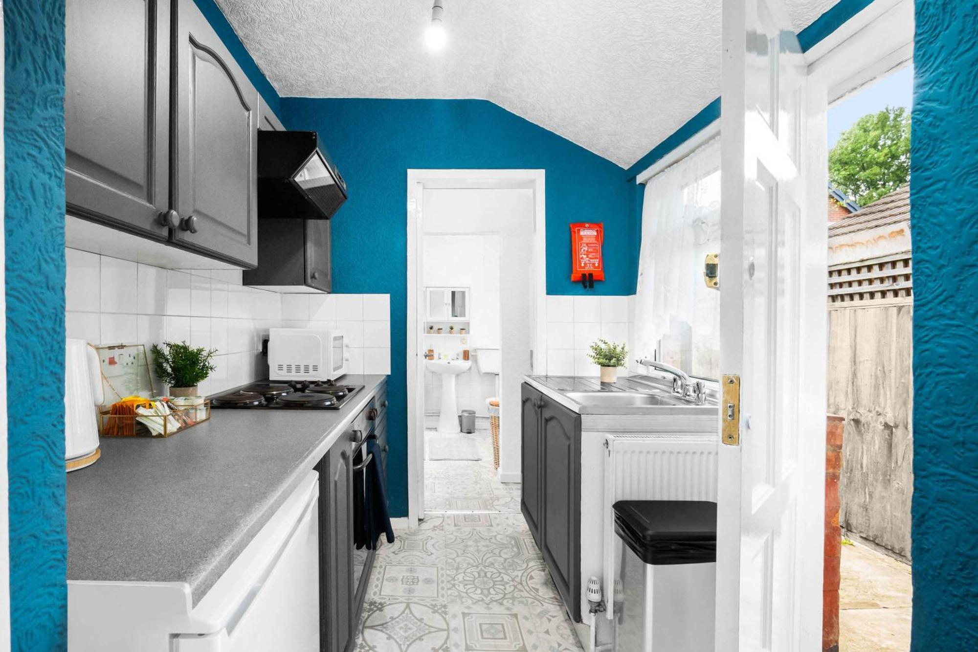 Stylish 3 Bedroom House - 6 Guests - Garden - Parking - Netflix - Wifi - 17M Birmingham Exteriér fotografie